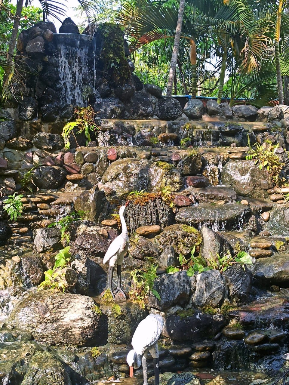Tiered stone cascade