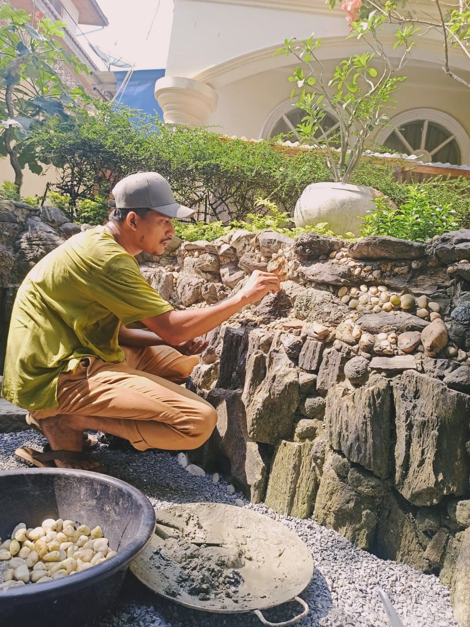 Tiered stone cascade